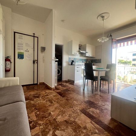Apartment Aurora & Nicole Ideal Per Biker Con Terazza Vista Mare Parcheggio E Wi-Fi Gratuiti Pietra Ligure Eksteriør bilde