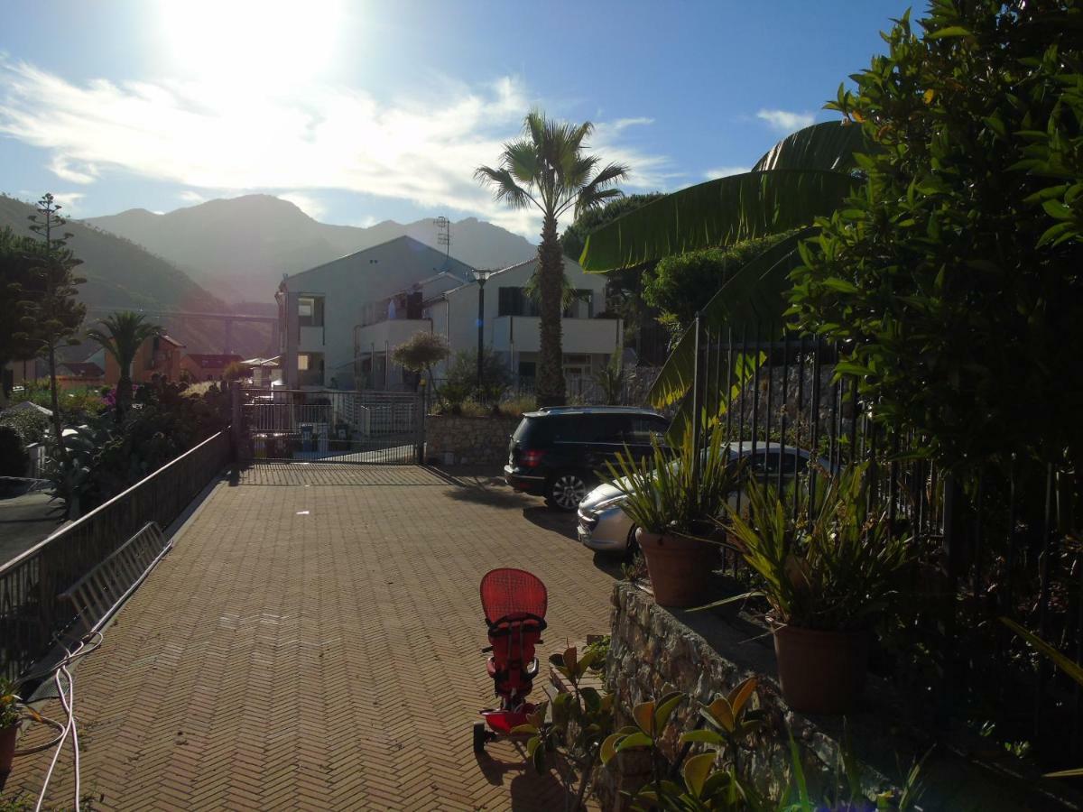 Apartment Aurora & Nicole Ideal Per Biker Con Terazza Vista Mare Parcheggio E Wi-Fi Gratuiti Pietra Ligure Eksteriør bilde