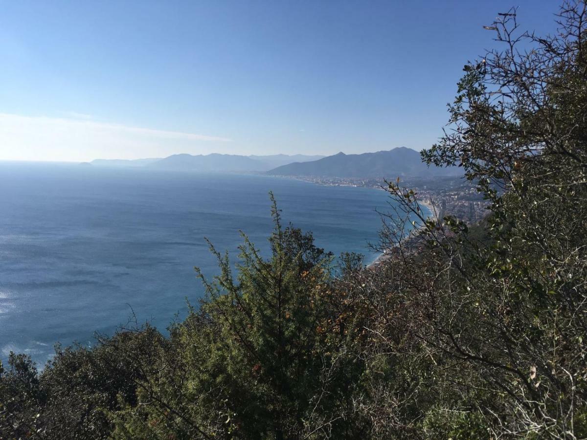 Apartment Aurora & Nicole Ideal Per Biker Con Terazza Vista Mare Parcheggio E Wi-Fi Gratuiti Pietra Ligure Eksteriør bilde